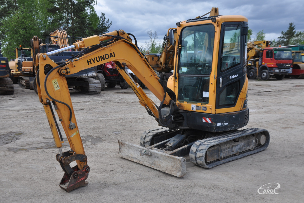 Hyundai R30Z-9AK - Mini bager: slika 1 Hyundai R30Z-9AK - Mini bager: slika 1