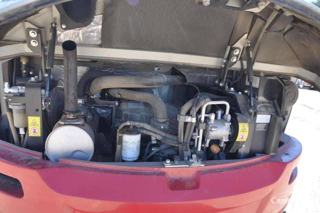 Bager guseničar Takeuchi TB260: slika 11