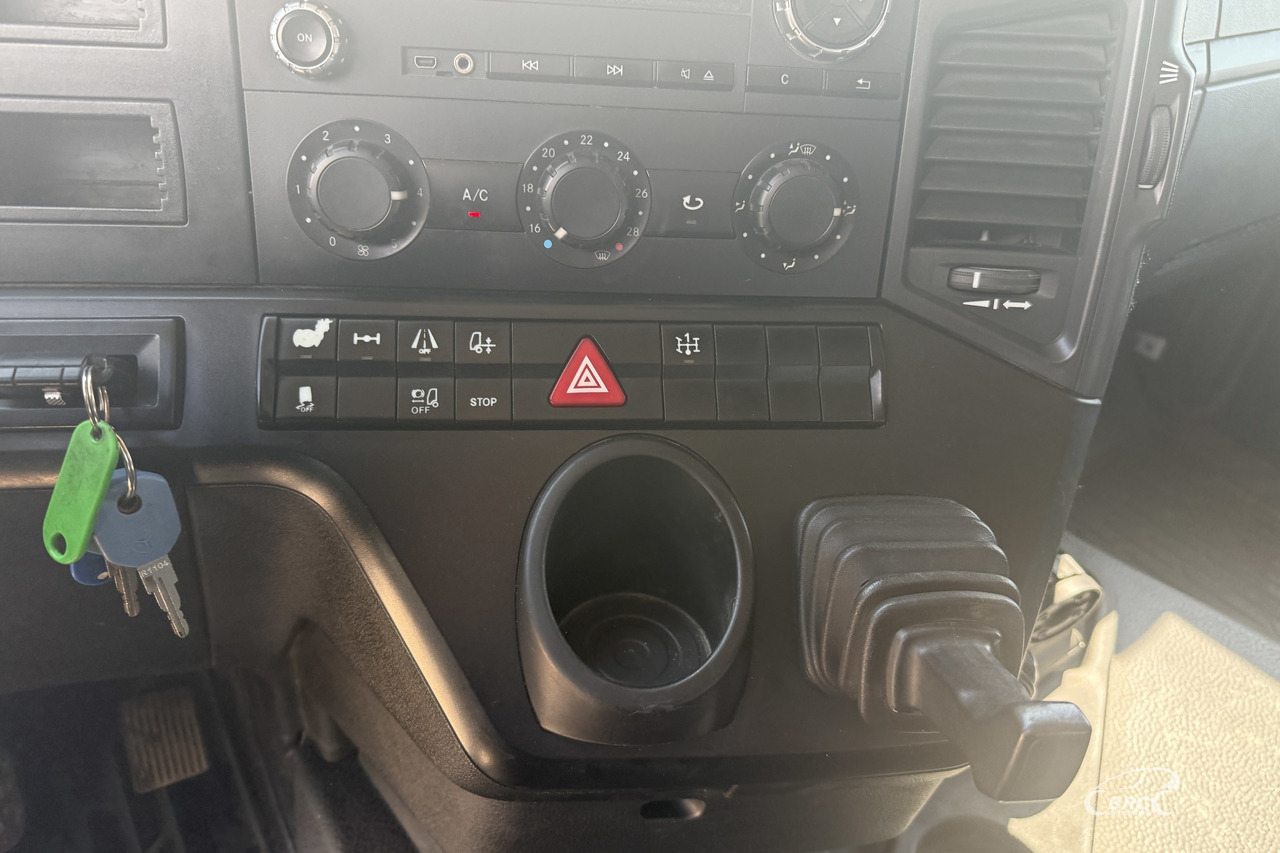 Tegljač Mercedes-Benz Arocs: slika 16