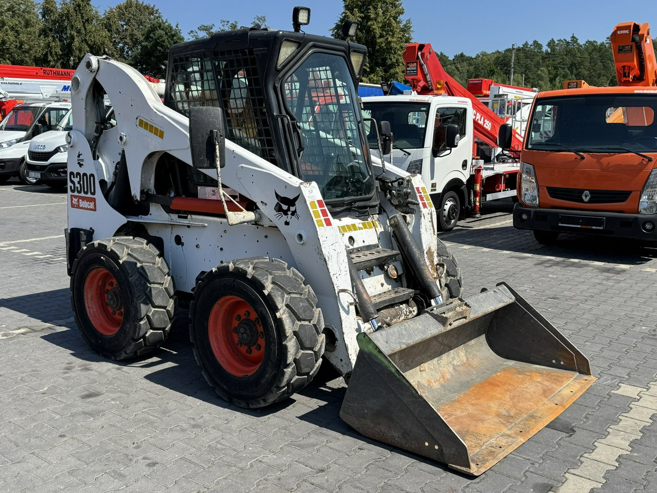 Bobcat S300 Joystick Mini Ładowarka Waga 3692kg - Mini utovarivač: slika 3 Bobcat S300 Joystick Mini Ładowarka Waga 3692kg - Mini utovarivač: slika 3
