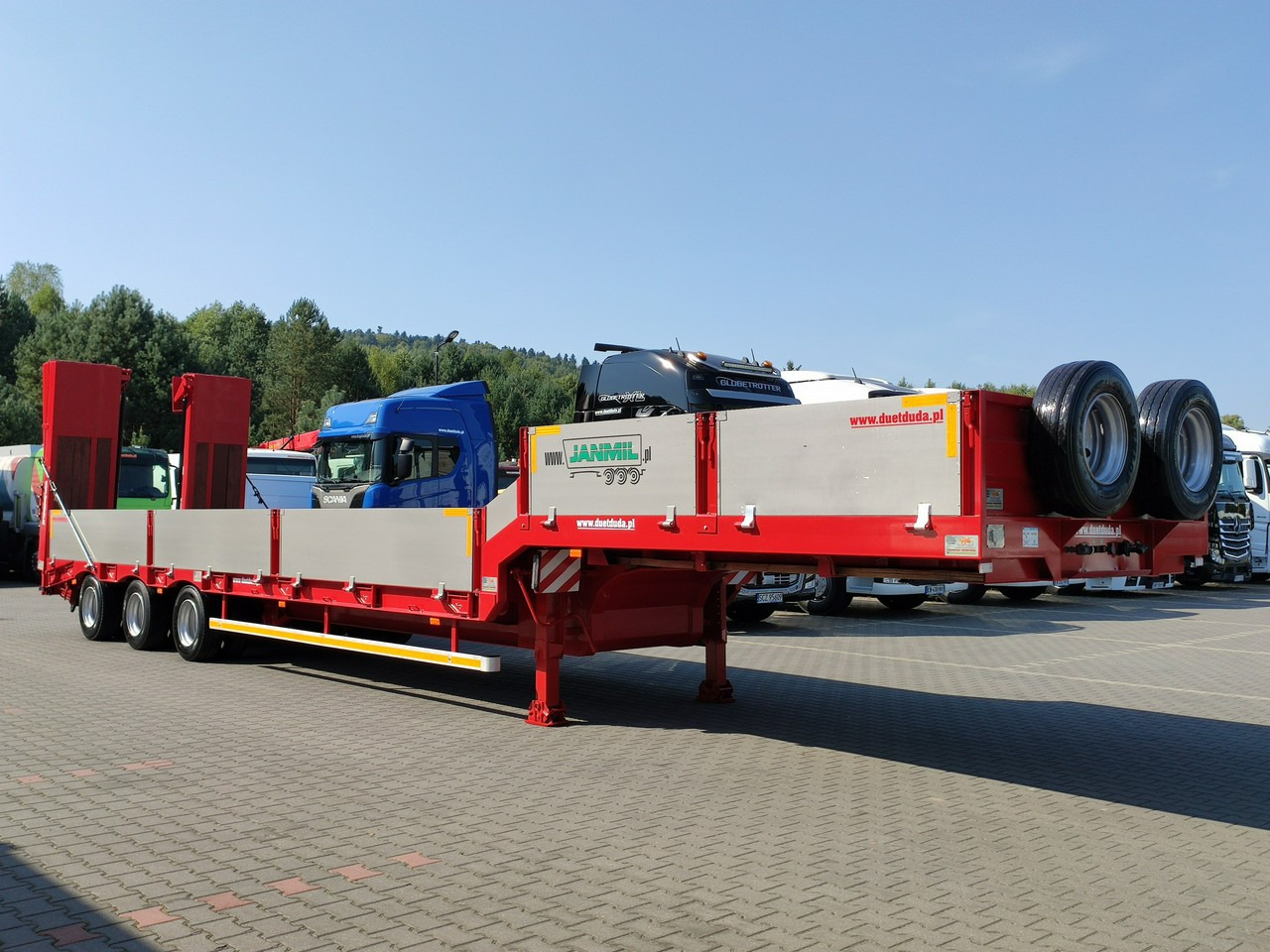 Bodex JANMIL Burtówka Laweta Niskopodłogowa Podczołgówka 3-Osie - Niska poluprikolica za prevoz: slika 5 Bodex JANMIL Burtówka Laweta Niskopodłogowa Podczołgówka 3-Osie - Niska poluprikolica za prevoz: slika 5