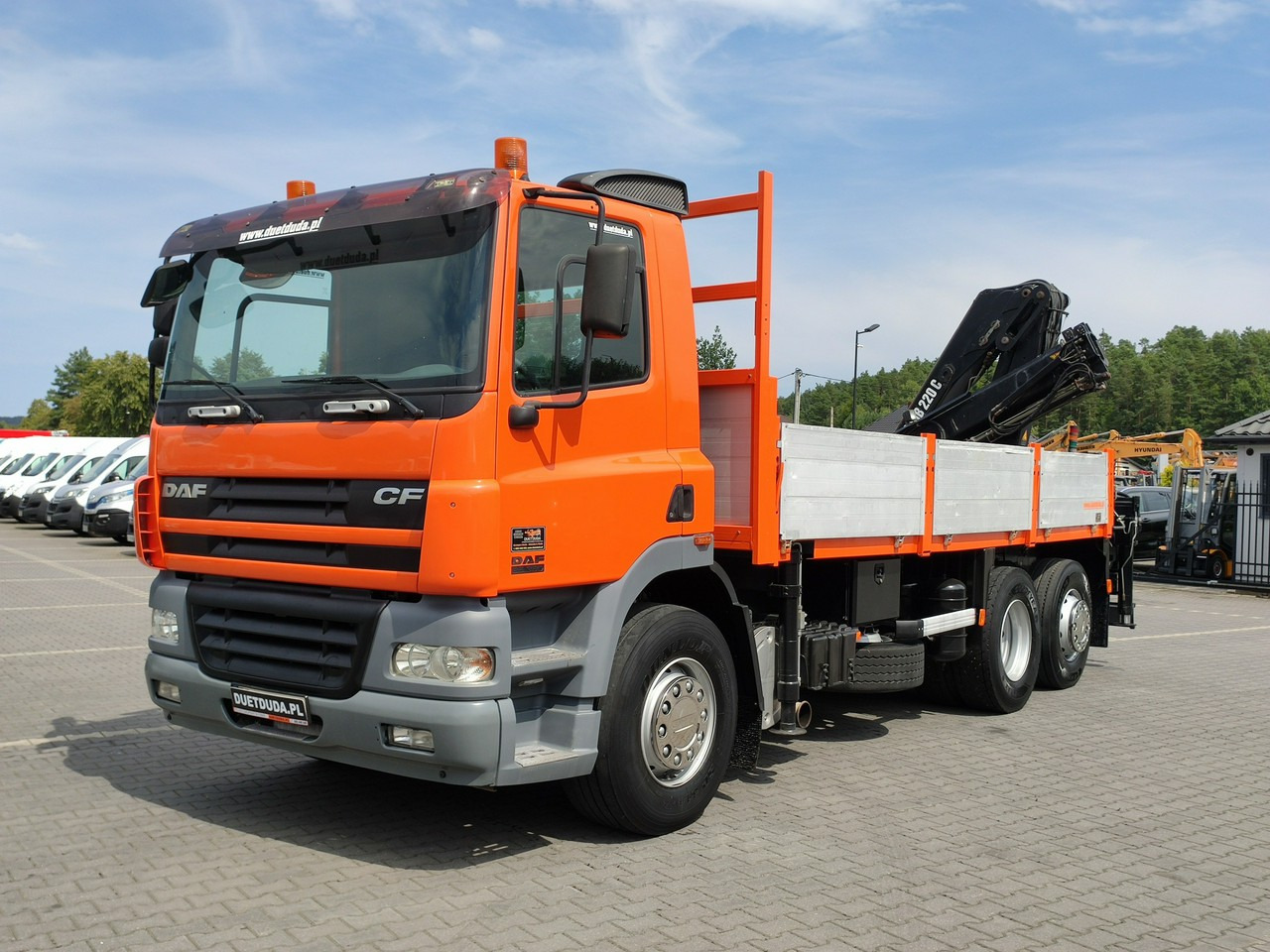 DAF CF 85.380 6x2 Oś Skrętna Skrzynia HDS HIAB 220C + Pilot - Kamion sa tovarnim sandukom, Kamion sa dizalicom: slika 1 DAF CF 85.380 6x2 Oś Skrętna Skrzynia HDS HIAB 220C + Pilot - Kamion sa tovarnim sandukom, Kamion sa dizalicom: slika 1