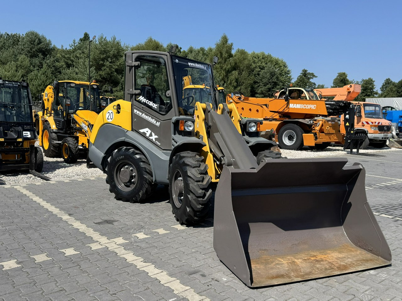 Mecalac AX 700 Szybko-Złącze Łyżka Super Stan - Druga mašina: slika 3 Mecalac AX 700 Szybko-Złącze Łyżka Super Stan - Druga mašina: slika 3