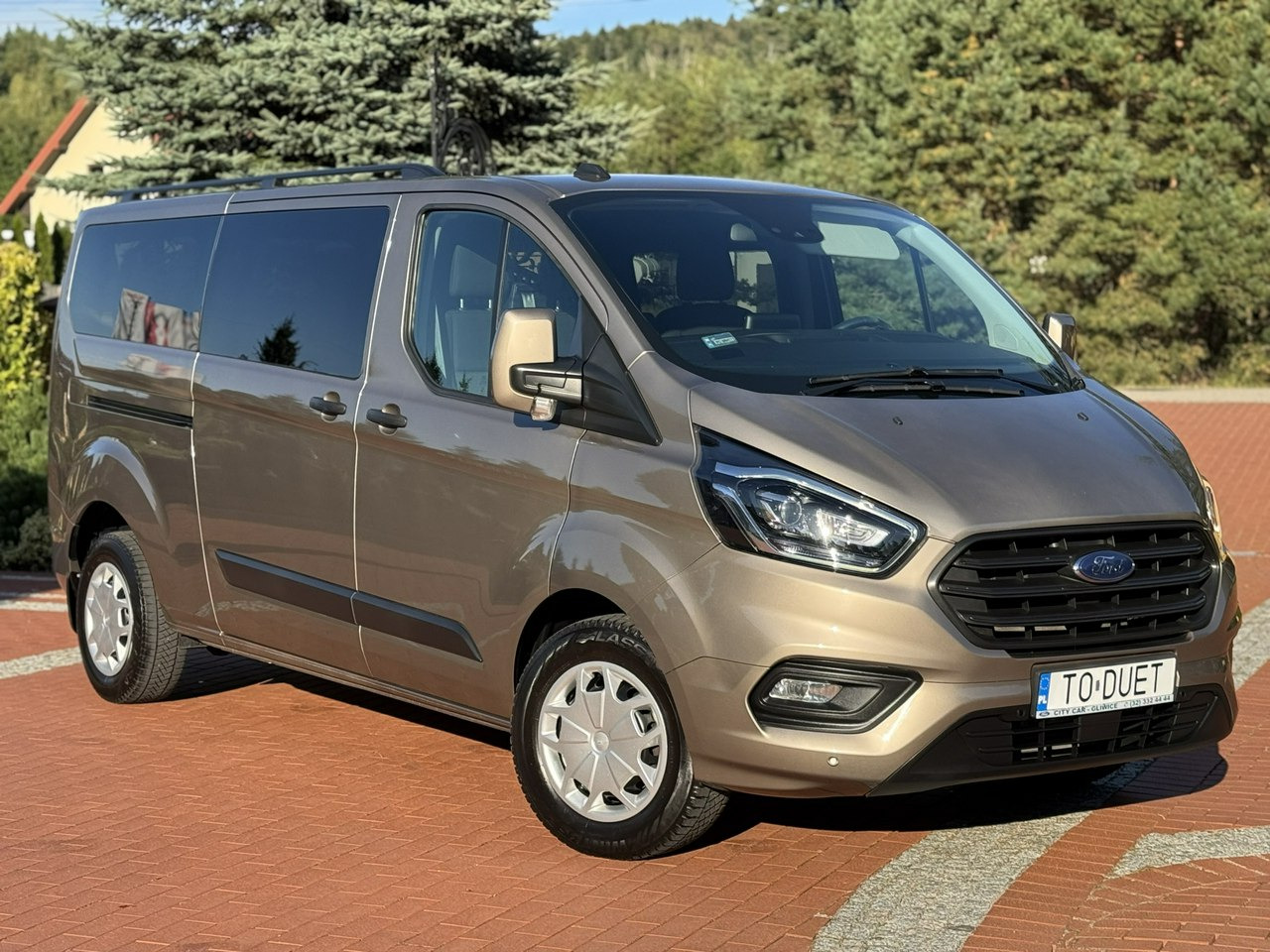 Ford Transit Custom - Putnički kombi: slika 1 Ford Transit Custom - Putnički kombi: slika 1