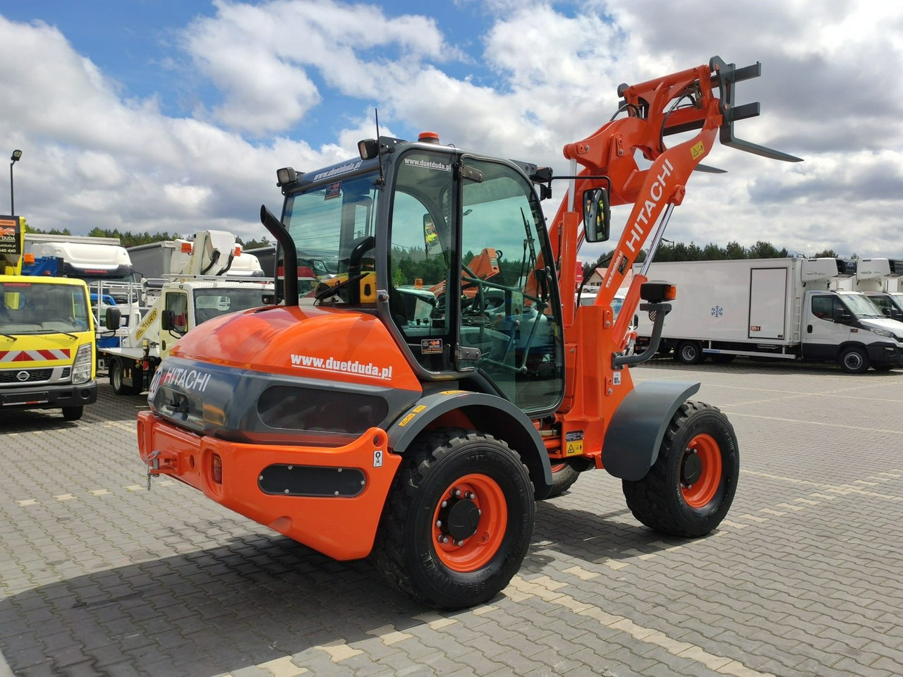 Hitachi ZW75 Wheel Loader Szybko-Złącze Widły Stan Bardzo Dobry - Utovarivač točkaš: slika 5 Hitachi ZW75 Wheel Loader Szybko-Złącze Widły Stan Bardzo Dobry - Utovarivač točkaš: slika 5