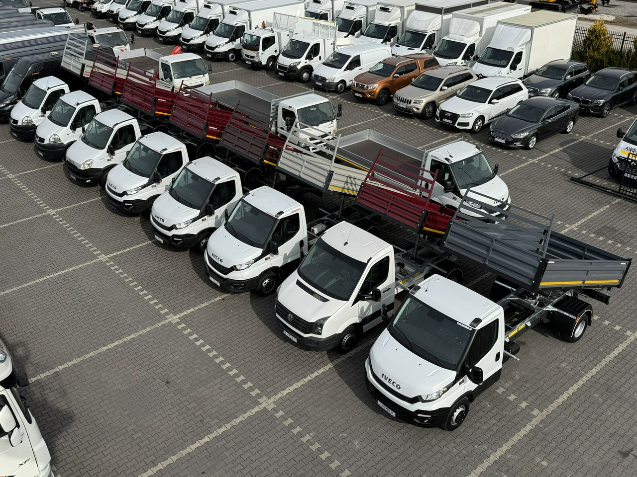 Iveco Daily 35C14 - Dostavno vozilo istovarivač: slika 1 Iveco Daily 35C14 - Dostavno vozilo istovarivač: slika 1