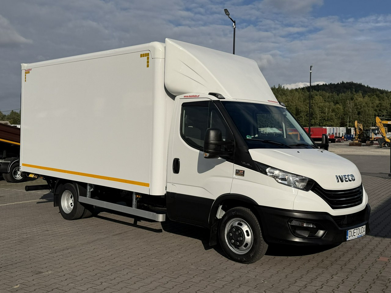 Iveco Daily 35C16 V - Dostavno vozilo sa zatvorenim sandukom: slika 2 Iveco Daily 35C16 V - Dostavno vozilo sa zatvorenim sandukom: slika 2