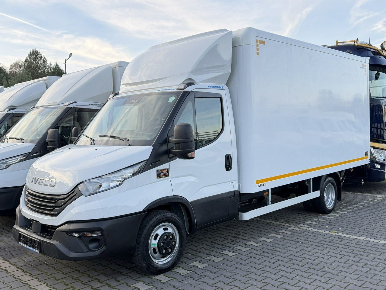 Iveco Daily 35C16 V - Dostavno vozilo sa zatvorenim sandukom: slika 2 Iveco Daily 35C16 V - Dostavno vozilo sa zatvorenim sandukom: slika 2