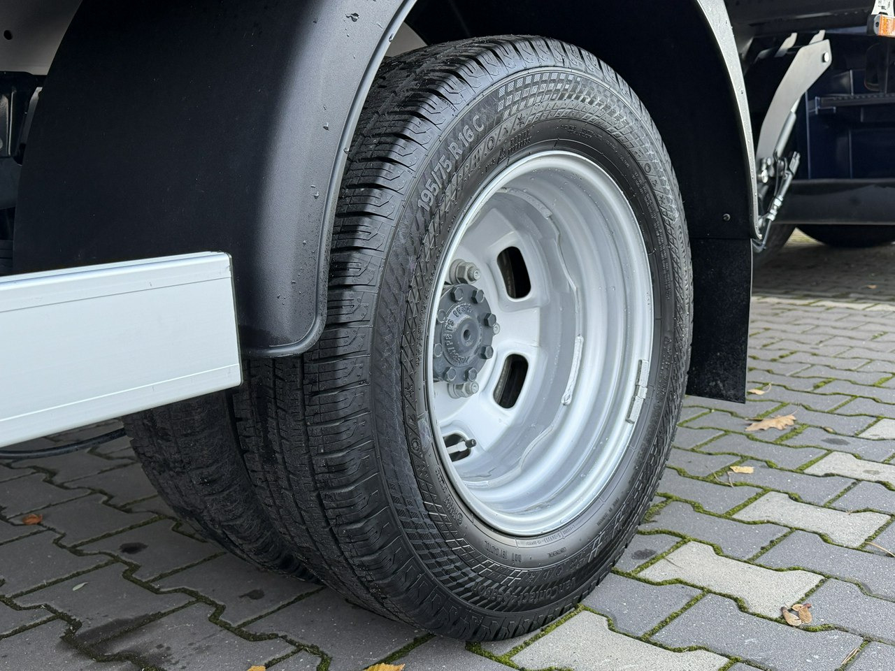 Iveco Daily 35C16 V - Dostavno vozilo sa zatvorenim sandukom: slika 5 Iveco Daily 35C16 V - Dostavno vozilo sa zatvorenim sandukom: slika 5