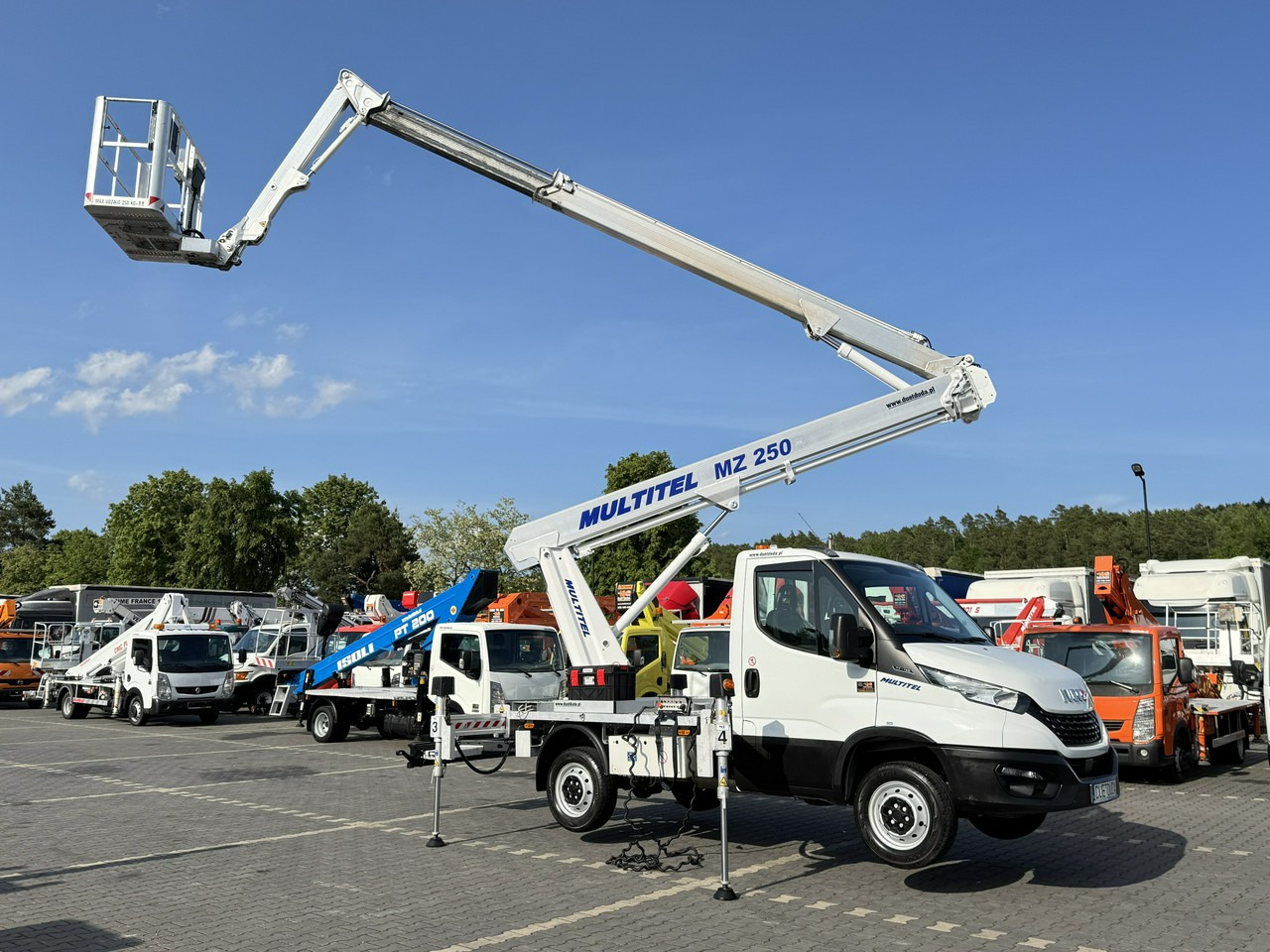 Iveco Daily 35S14 - Vazdušna platforma montirana na kamion: slika 1 Iveco Daily 35S14 - Vazdušna platforma montirana na kamion: slika 1