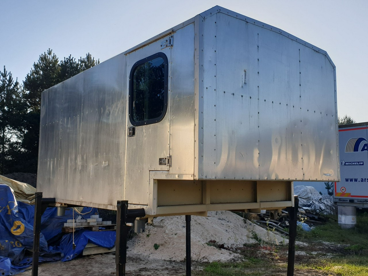 Mercedes ATEGO 1221 - Promenjivo telo - sanduk: slika 3 Mercedes ATEGO 1221 - Promenjivo telo - sanduk: slika 3