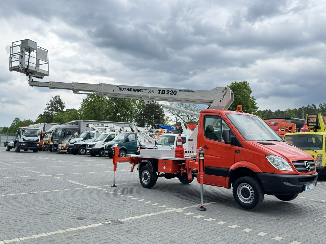 Mercedes Sprinter - Vazdušna platforma montirana na kamion: slika 1 Mercedes Sprinter - Vazdušna platforma montirana na kamion: slika 1