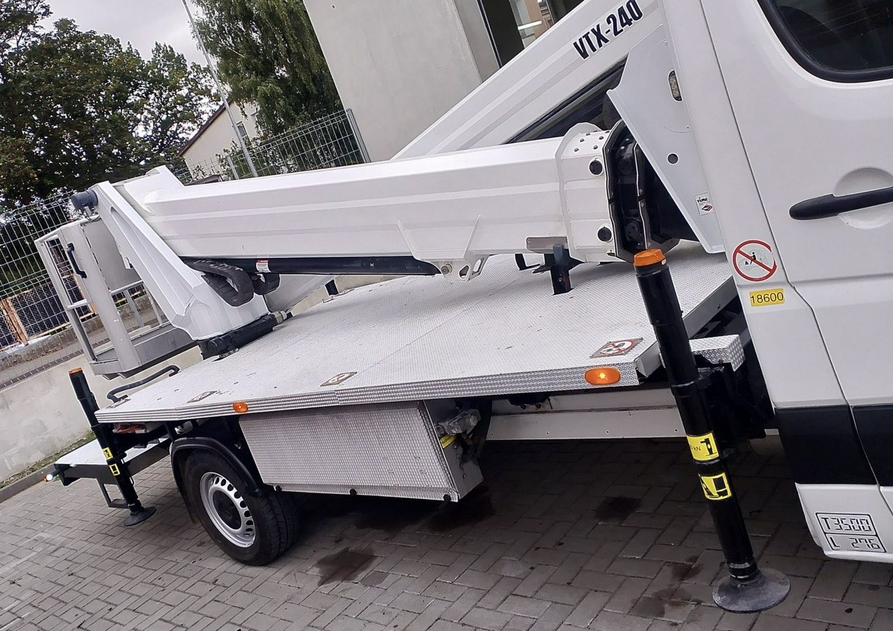 Mercedes Sprinter Zwyżka Podnośnik Koszowy VERSALIFT VTX-240 UDT - Vazdušna platforma montirana na kamion: slika 4 Mercedes Sprinter Zwyżka Podnośnik Koszowy VERSALIFT VTX-240 UDT - Vazdušna platforma montirana na kamion: slika 4