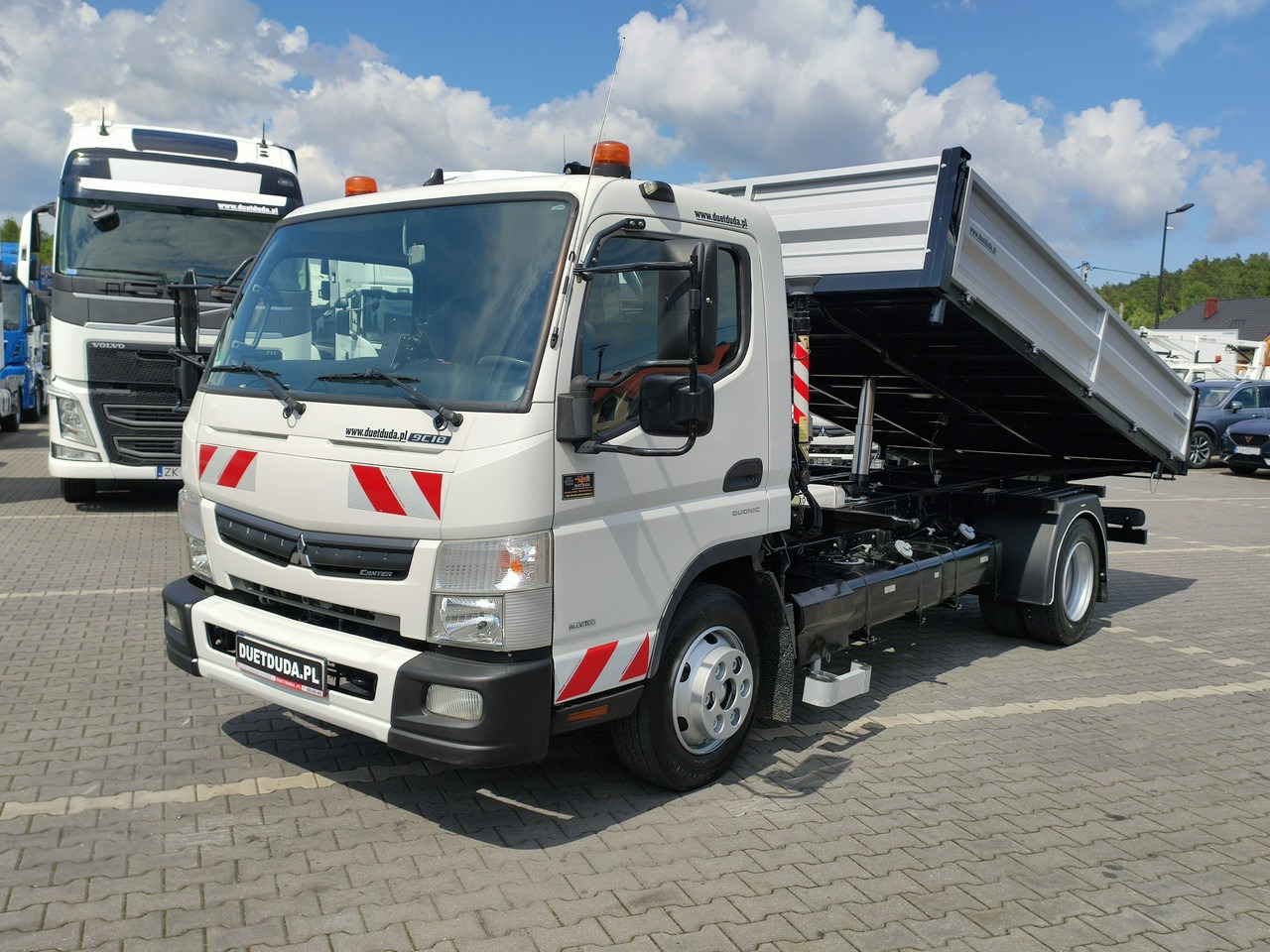 Mitsubishi Canter Fuso 9C18 3.0/180KM Automat, HDS FASSI F30 Wywrotka 3-str - Istovarivač, Kamion sa dizalicom: slika 3 Mitsubishi Canter Fuso 9C18 3.0/180KM Automat, HDS FASSI F30 Wywrotka 3-str - Istovarivač, Kamion sa dizalicom: slika 3