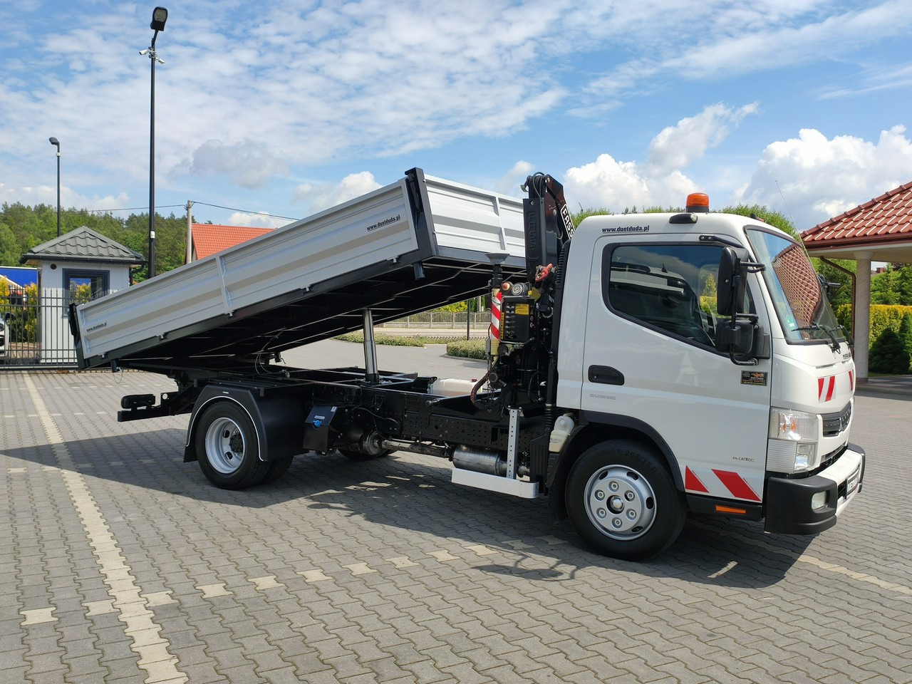 Mitsubishi Canter Fuso 9C18 3.0/180KM HDS FASSI F30 Wywrotka 3-stronna - Istovarivač: slika 5 Mitsubishi Canter Fuso 9C18 3.0/180KM HDS FASSI F30 Wywrotka 3-stronna - Istovarivač: slika 5