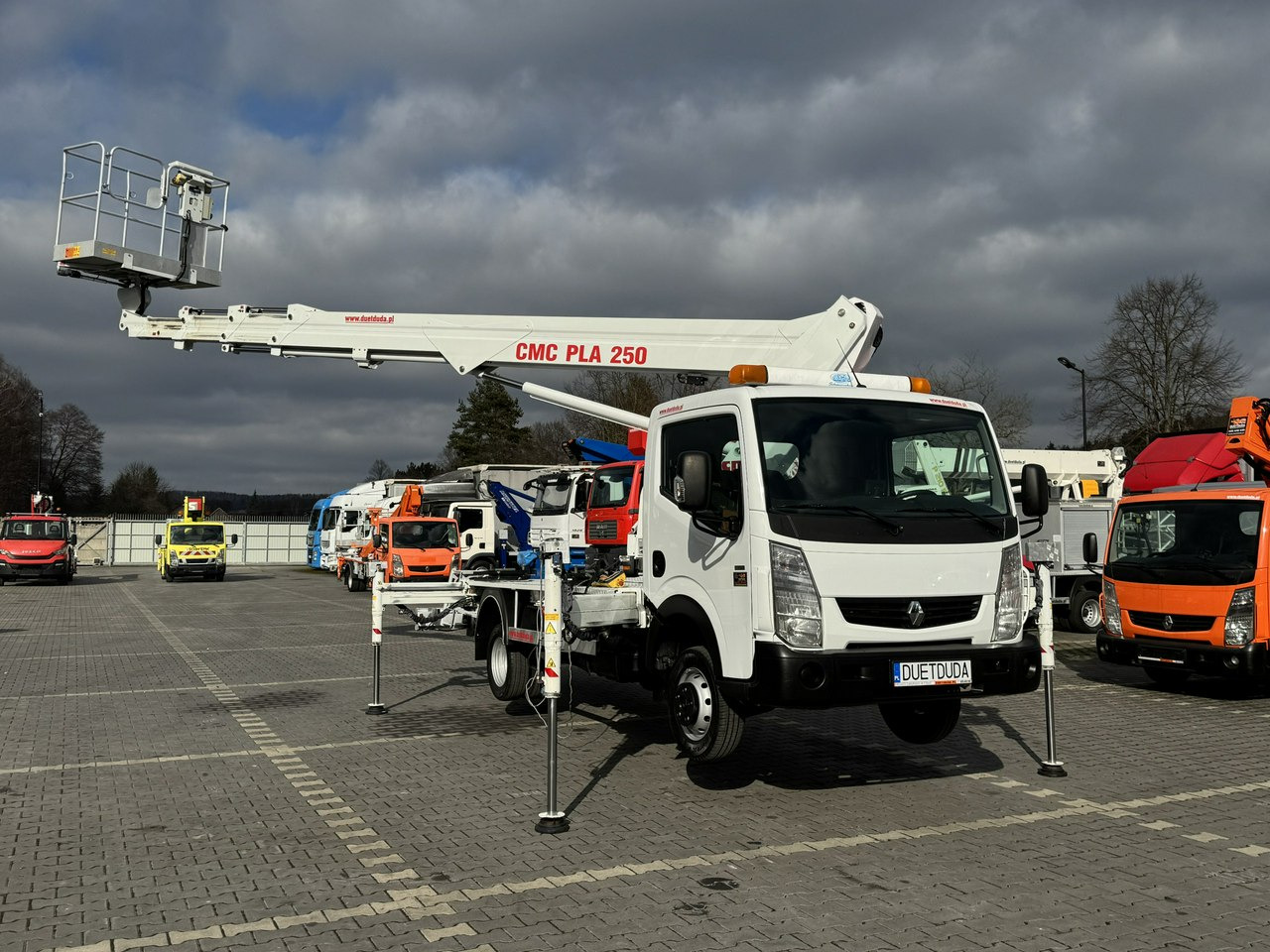 Renault Maxity - Vazdušna platforma montirana na kamion: slika 2 Renault Maxity - Vazdušna platforma montirana na kamion: slika 2