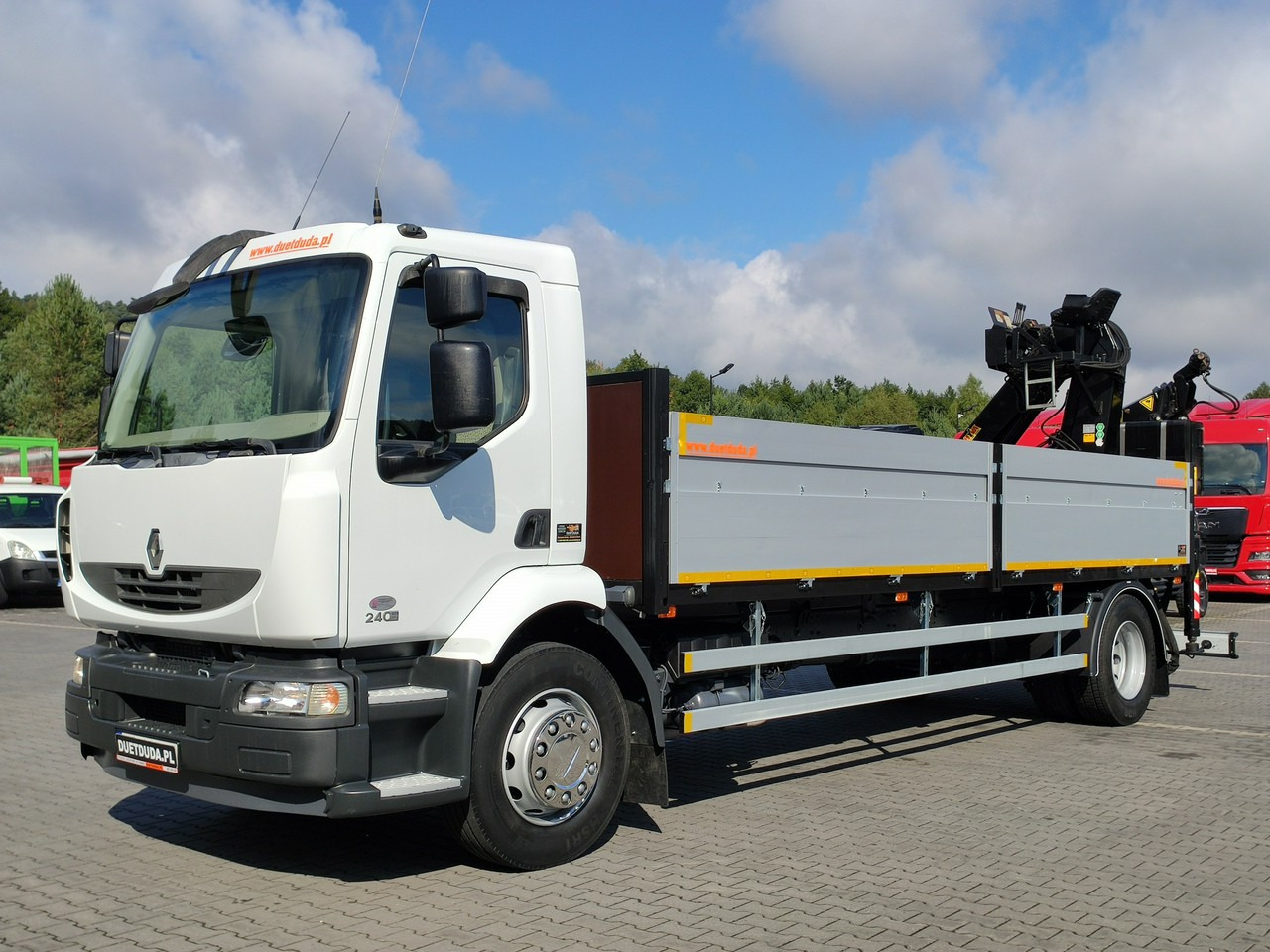 Renault Midlum 180.240DXI + HDS HYVA HB170E2 Udzwig 3.6Tony - Kamion sa tovarnim sandukom, Kamion sa dizalicom: slika 2 Renault Midlum 180.240DXI + HDS HYVA HB170E2 Udzwig 3.6Tony - Kamion sa tovarnim sandukom, Kamion sa dizalicom: slika 2