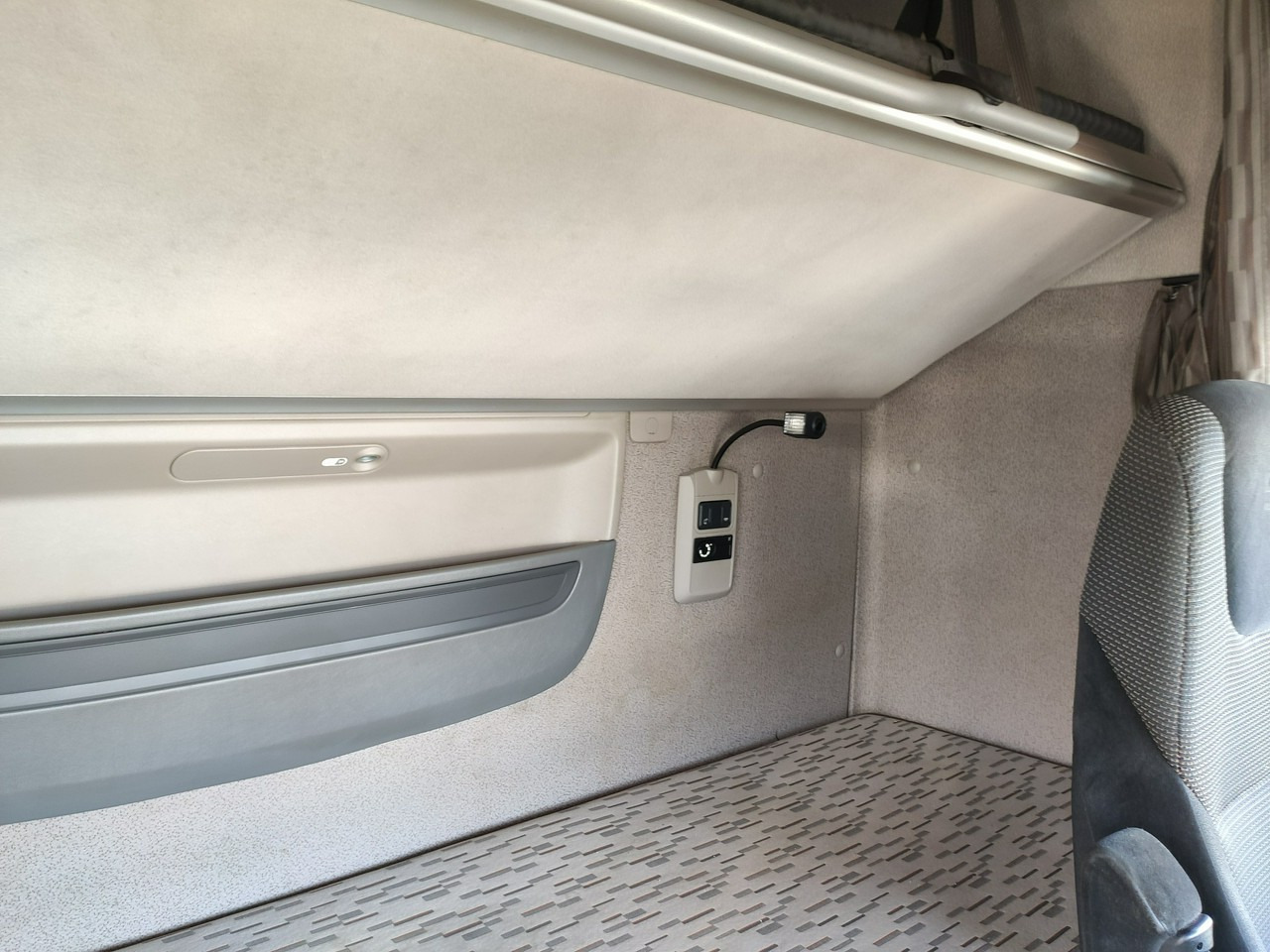 Tegljač DAF XF 106.460 Euro 6 LowDeck Mega: slika 28