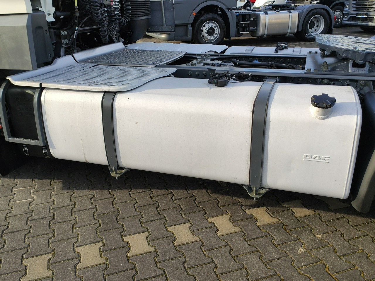 Tegljač DAF XF 106.460 Euro 6 LowDeck Mega: slika 32