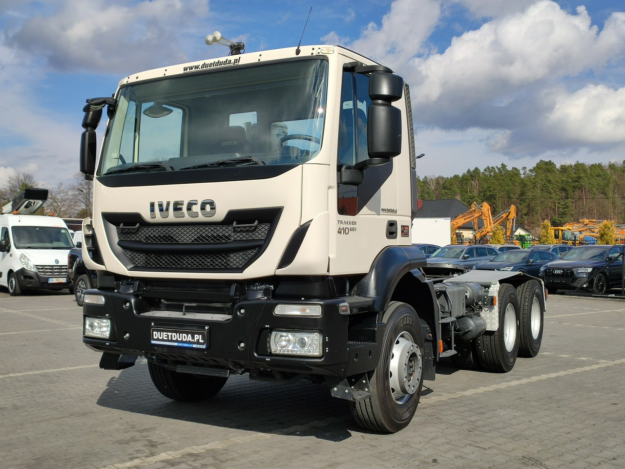 Iveco Trakker 26.410 6x4 Manual Mały Przebieg tylko-46000km - Tegljač: slika 4 Iveco Trakker 26.410 6x4 Manual Mały Przebieg tylko-46000km - Tegljač: slika 4