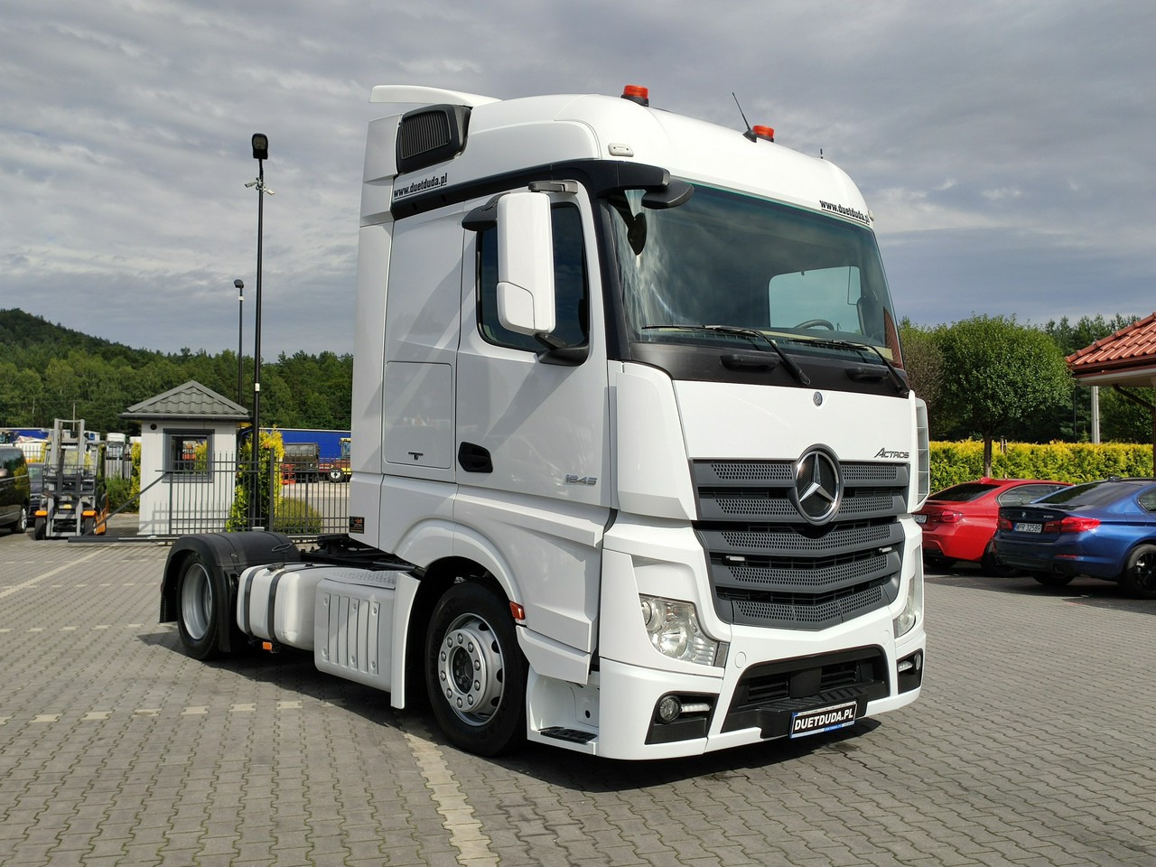 Mercedes ACTROS 1845 Euro 6 Low Deck Mega !!! - Tegljač: slika 3 Mercedes ACTROS 1845 Euro 6 Low Deck Mega !!! - Tegljač: slika 3
