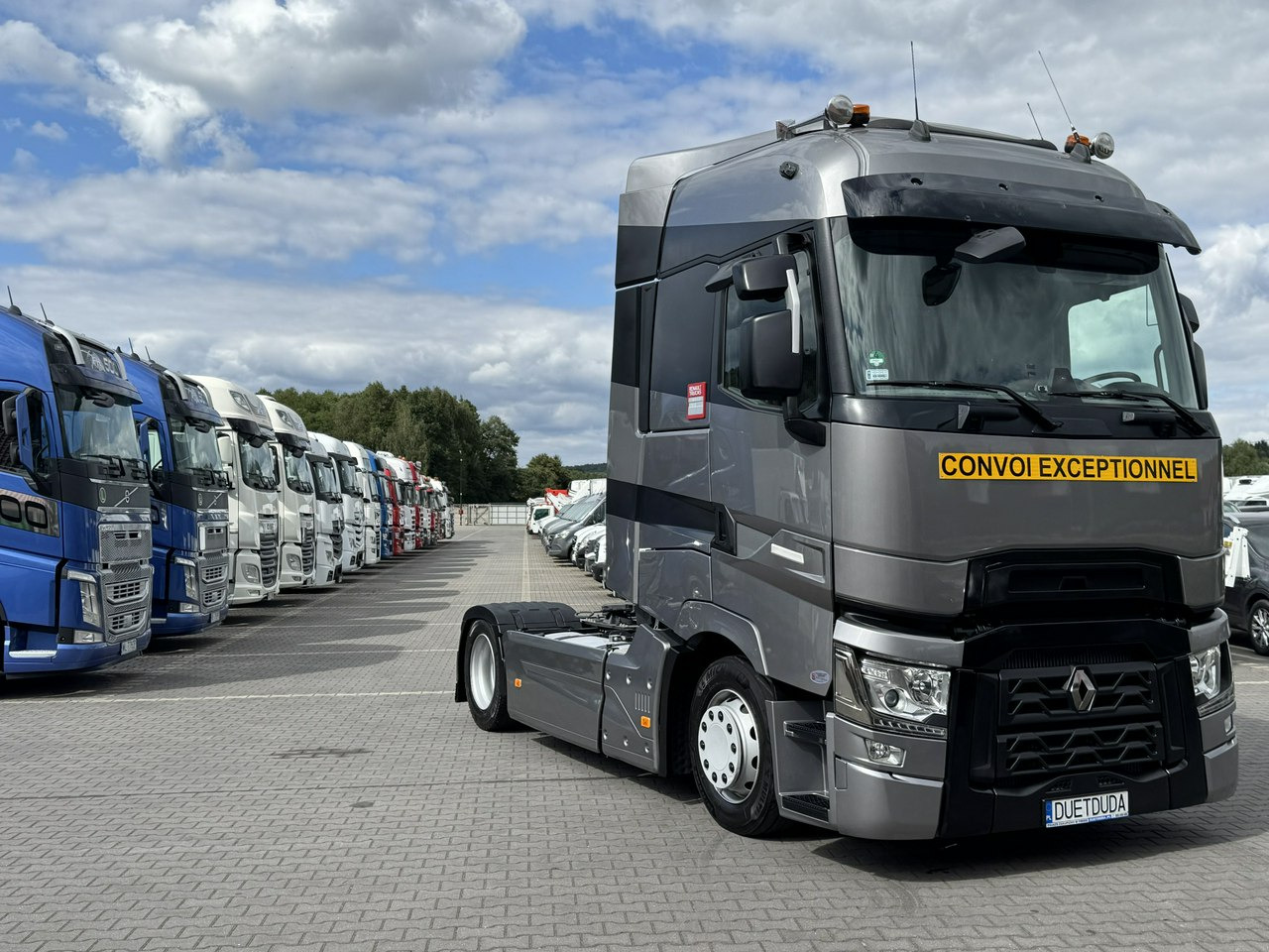 Renault Gama T 520 HIGH CAB Silnik 13litrów Euro 6 Low deck - Tegljač: slika 1 Renault Gama T 520 HIGH CAB Silnik 13litrów Euro 6 Low deck - Tegljač: slika 1