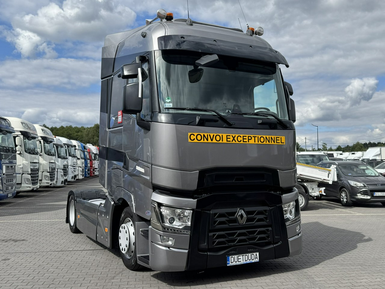 Renault Gama T 520 HIGH CAB Silnik 13litrów Euro 6 Low deck - Tegljač: slika 3 Renault Gama T 520 HIGH CAB Silnik 13litrów Euro 6 Low deck - Tegljač: slika 3