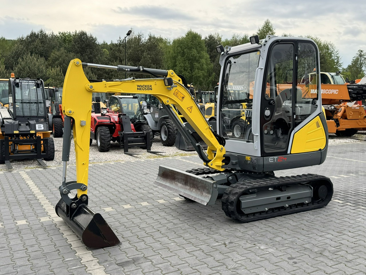 Wacker Neuson ET 24 Mało Używana Przepracowane tylko 800mth - Mini bager: slika 2 Wacker Neuson ET 24 Mało Używana Przepracowane tylko 800mth - Mini bager: slika 2