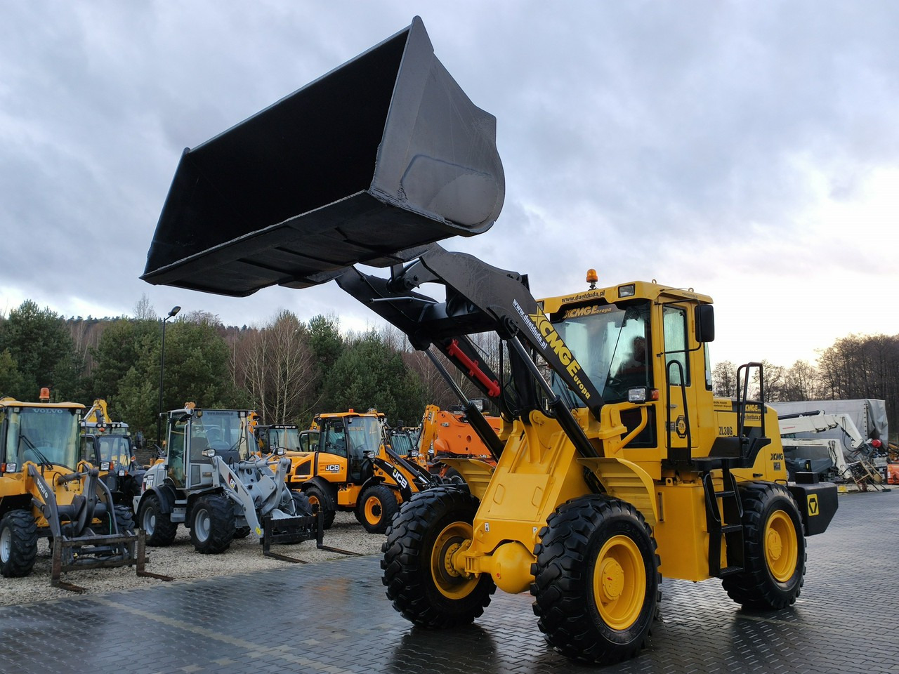 XCMG ZL 30G Centralne smarowanie Klimatyzacja 10T Super Stan !!! - Utovarivač točkaš: slika 3 XCMG ZL 30G Centralne smarowanie Klimatyzacja 10T Super Stan !!! - Utovarivač točkaš: slika 3