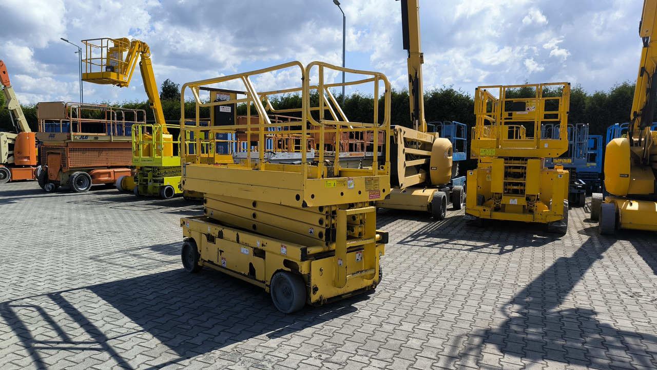 HAULOTTE Compact 10 - Lift u obliku makaza: slika 4 HAULOTTE Compact 10 - Lift u obliku makaza: slika 4