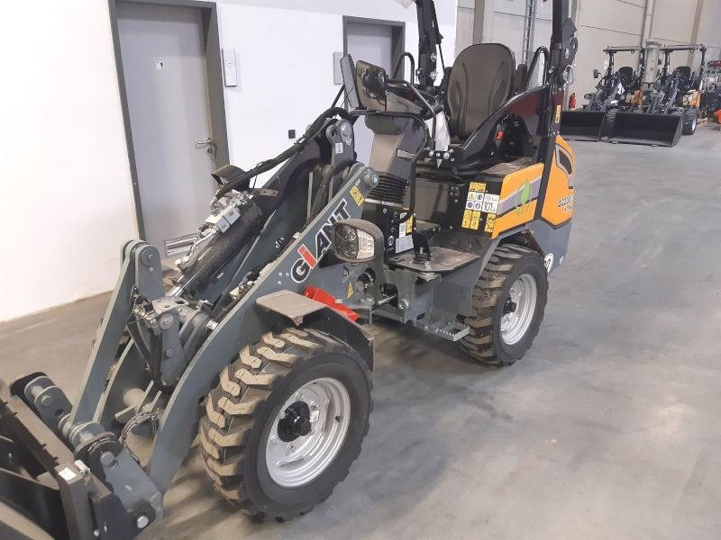 Giant G 2200 E X-Tra Elektro / electric - Mini utovarivač: slika 4 Giant G 2200 E X-Tra Elektro / electric - Mini utovarivač: slika 4