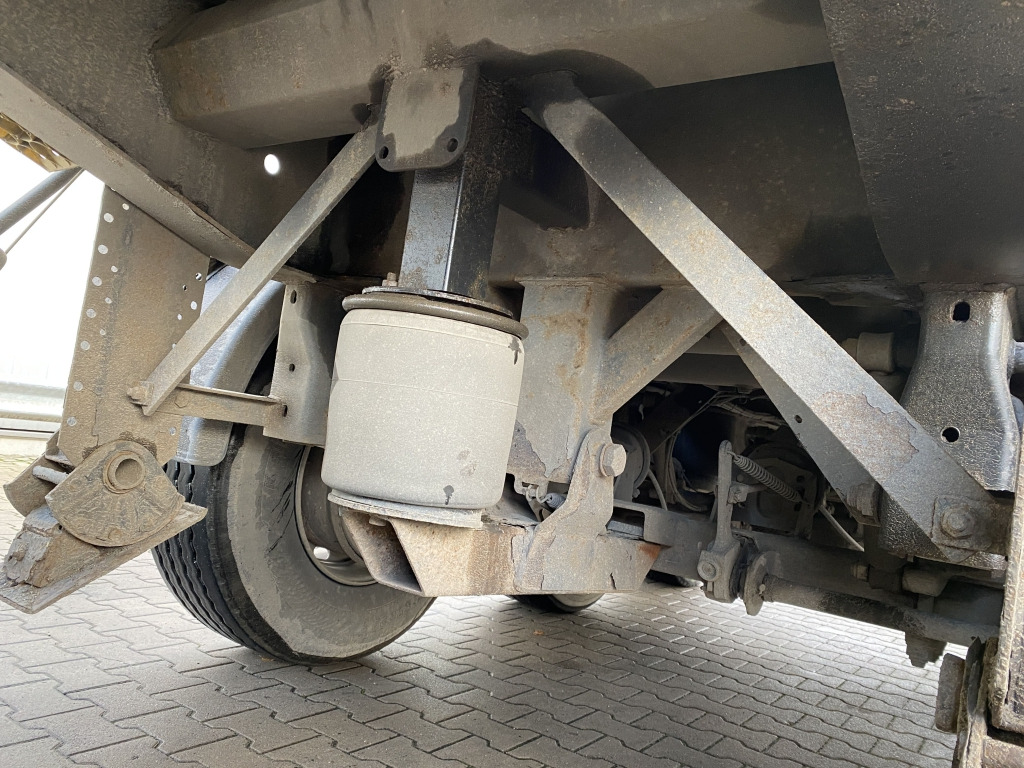 Carnehl CHKS/HH Stahl-Halbschalenmulde - Poluprikolica istovarivača: slika 4 Carnehl CHKS/HH Stahl-Halbschalenmulde - Poluprikolica istovarivača: slika 4