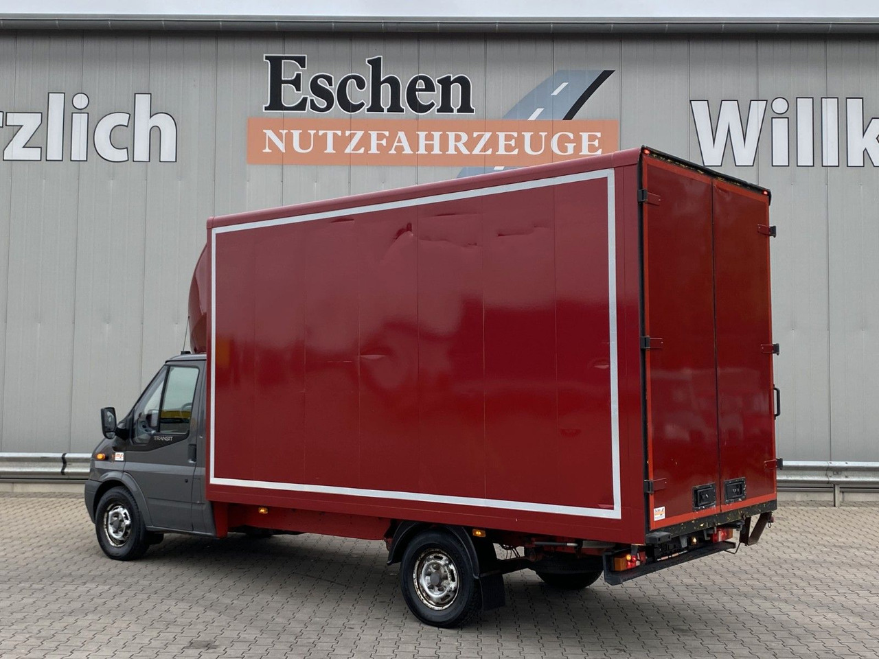 Ford Transit 140 T 350 Möbelkoffer| 3xSitze*ABS*ESP - Dostavno vozilo sa zatvorenim sandukom: slika 3 Ford Transit 140 T 350 Möbelkoffer| 3xSitze*ABS*ESP - Dostavno vozilo sa zatvorenim sandukom: slika 3