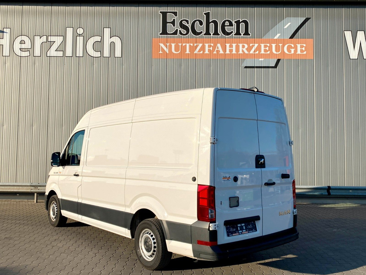 MAN TGE 3.140 | Seitentür*3x Sitze*Navi*Kamera*AC - Furgon: slika 3 MAN TGE 3.140 | Seitentür*3x Sitze*Navi*Kamera*AC - Furgon: slika 3