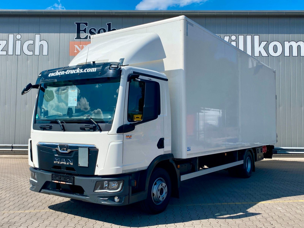 MAN TGL 12.220 Automatik*LBW*HU+BremseNEU*Navi*Kamer - Kamion sa zatvorenim sandukom: slika 1 MAN TGL 12.220 Automatik*LBW*HU+BremseNEU*Navi*Kamer - Kamion sa zatvorenim sandukom: slika 1