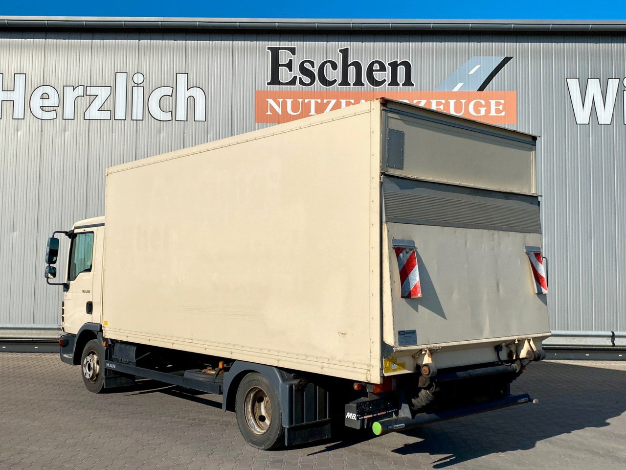 MAN TGL 8.150 Blatt/Blatt*5,5mKoffer*LBW*Seitentür MAN TGL 8.150 Blatt/Blatt*5,5mKoffer*LBW*Seitentür - Dostavno vozilo sa zatvorenim sandukom: slika 3 MAN TGL 8.150 Blatt/Blatt*5,5mKoffer*LBW*Seitentür MAN TGL 8.150 Blatt/Blatt*5,5mKoffer*LBW*Seitentür - Dostavno vozilo sa zatvorenim sandukom: slika 3