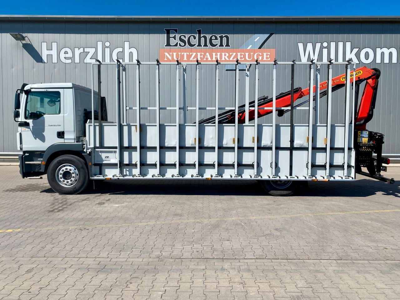 MAN TGM 18.290| Glas/HEGLA*PK12002*Funk*3x Sitze*AHK - Kamion sa tovarnim sandukom, Kamion sa dizalicom: slika 3 MAN TGM 18.290| Glas/HEGLA*PK12002*Funk*3x Sitze*AHK - Kamion sa tovarnim sandukom, Kamion sa dizalicom: slika 3