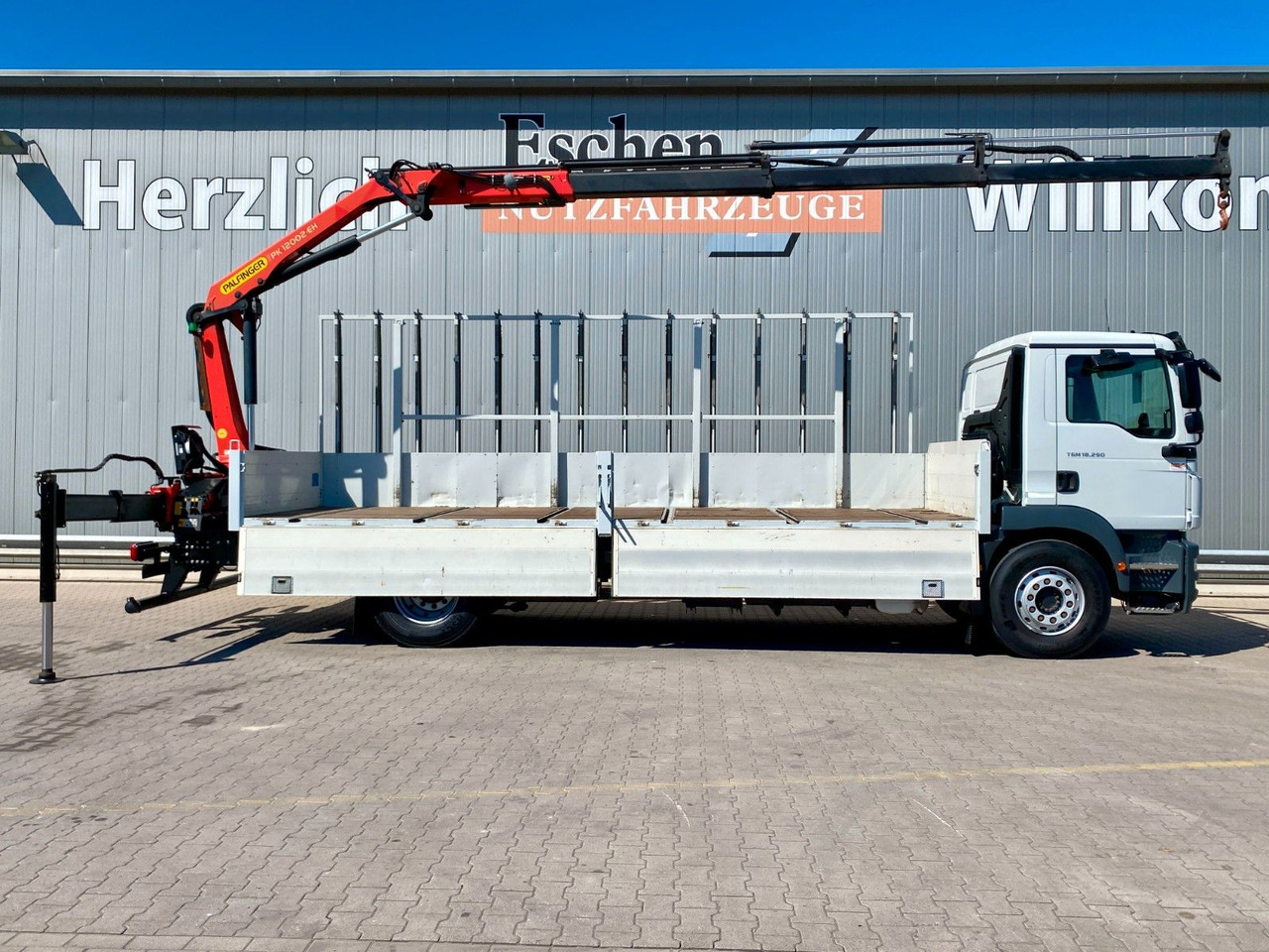 MAN TGM 18.290| Glas/HEGLA*PK12002*Funk*3x Sitze*AHK - Kamion sa tovarnim sandukom, Kamion sa dizalicom: slika 2 MAN TGM 18.290| Glas/HEGLA*PK12002*Funk*3x Sitze*AHK - Kamion sa tovarnim sandukom, Kamion sa dizalicom: slika 2