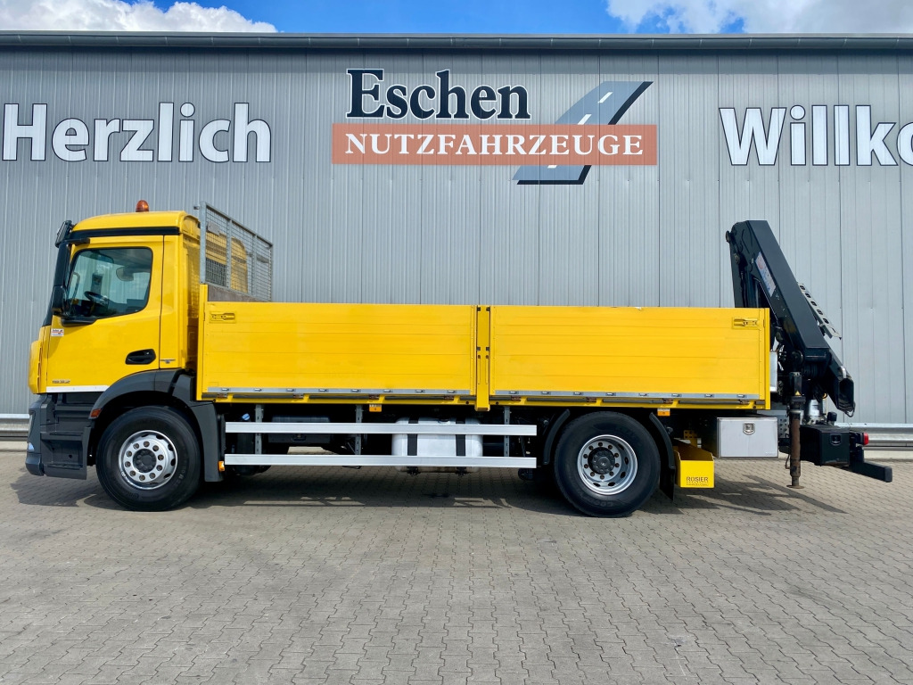 Mercedes-Benz 1832 L Antos / HMF-Faltkran - Kamion sa tovarnim sandukom, Kamion sa dizalicom: slika 2 Mercedes-Benz 1832 L Antos / HMF-Faltkran - Kamion sa tovarnim sandukom, Kamion sa dizalicom: slika 2