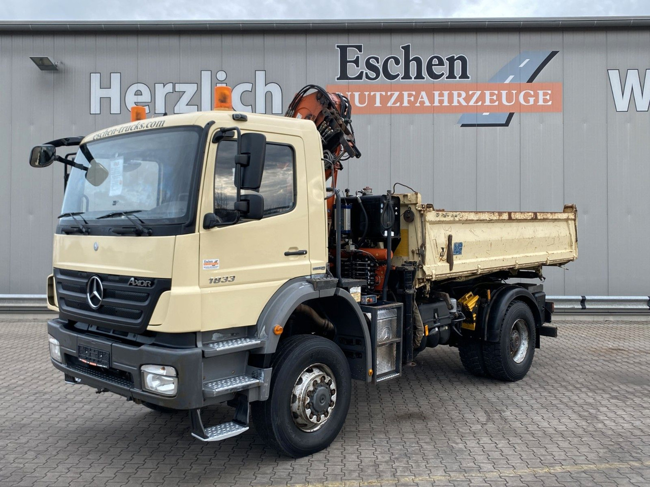 Mercedes-Benz 1833 4x4 Axor | Atlas 105.2-A2*Funk*AHK*3 Sitze - Istovarivač, Kamion sa dizalicom: slika 2 Mercedes-Benz 1833 4x4 Axor | Atlas 105.2-A2*Funk*AHK*3 Sitze - Istovarivač, Kamion sa dizalicom: slika 2