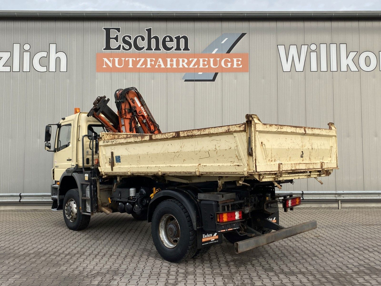 Mercedes-Benz 1833 4x4 Axor | Atlas 105.2-A2*Funk*AHK*3 Sitze - Istovarivač, Kamion sa dizalicom: slika 4 Mercedes-Benz 1833 4x4 Axor | Atlas 105.2-A2*Funk*AHK*3 Sitze - Istovarivač, Kamion sa dizalicom: slika 4