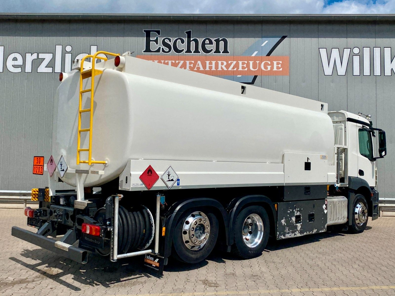 Mercedes-Benz 2540 Antos | A3*3x Kammern/20.990ltr*Kamera*Navi - Kamion cisterna: slika 5 Mercedes-Benz 2540 Antos | A3*3x Kammern/20.990ltr*Kamera*Navi - Kamion cisterna: slika 5
