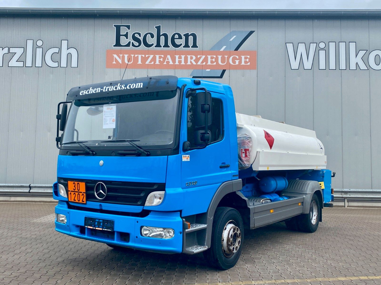 Mercedes-Benz Atego 1318 | Esterer A3*7480ltr*AHK*1.Hand - Kamion cisterna: slika 1 Mercedes-Benz Atego 1318 | Esterer A3*7480ltr*AHK*1.Hand - Kamion cisterna: slika 1