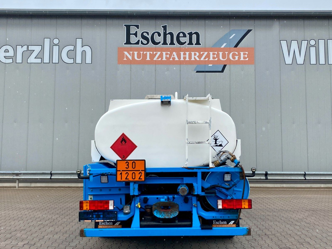 Mercedes-Benz Atego 1318 | Esterer A3*7480ltr*AHK*1.Hand - Kamion cisterna: slika 4 Mercedes-Benz Atego 1318 | Esterer A3*7480ltr*AHK*1.Hand - Kamion cisterna: slika 4