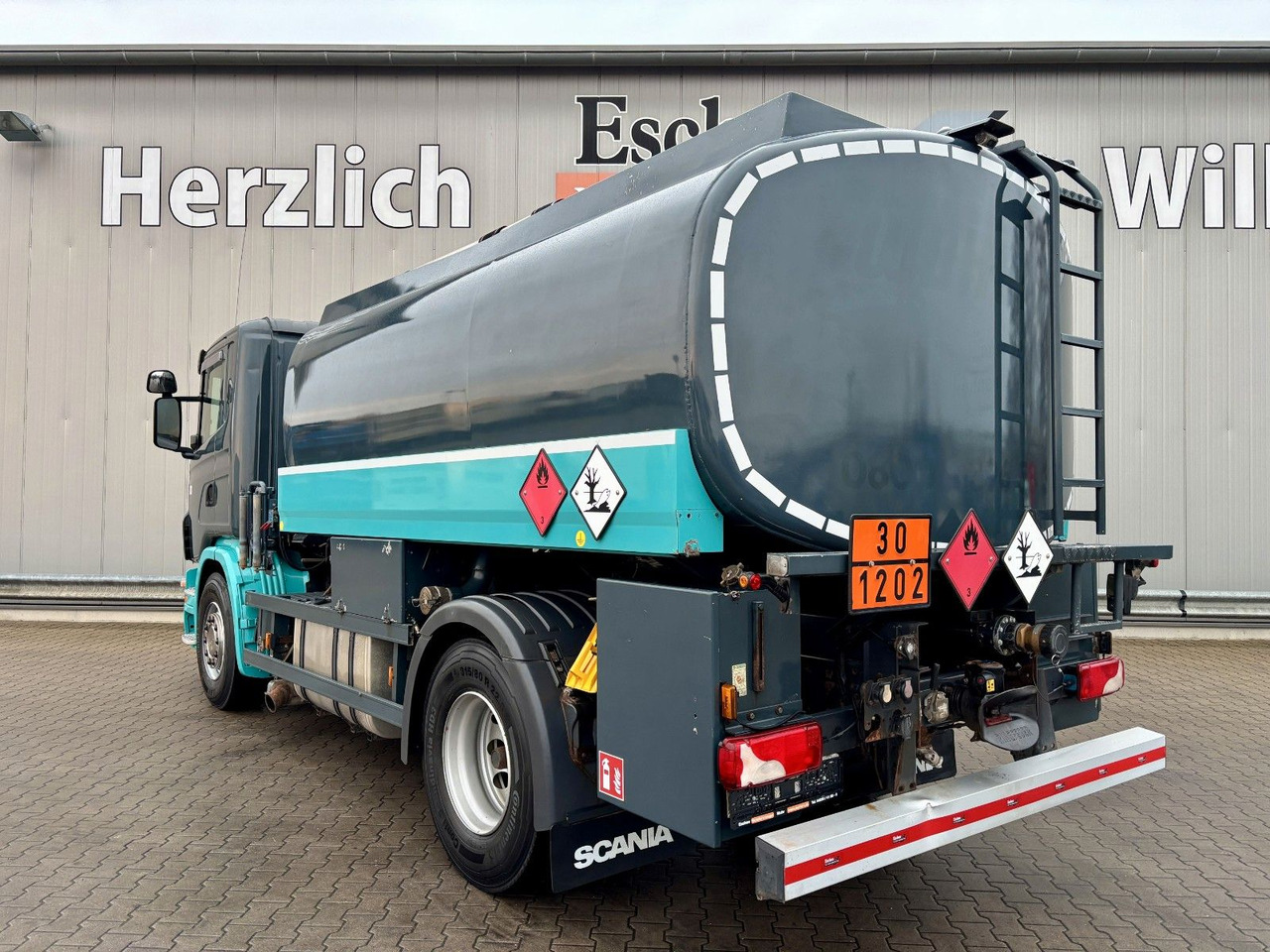 Scania G420 Esterer A3 | 2x Kammern*Oben/Unten*Retarder - Kamion cisterna: slika 3 Scania G420 Esterer A3 | 2x Kammern*Oben/Unten*Retarder - Kamion cisterna: slika 3