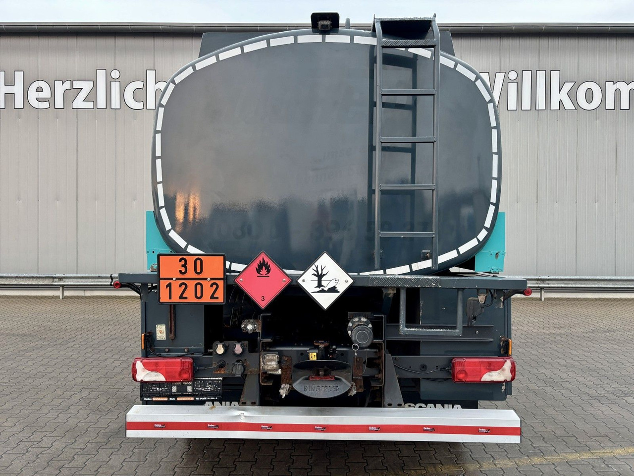 Scania G420 Esterer A3 | 2x Kammern*Oben/Unten*Retarder - Kamion cisterna: slika 4 Scania G420 Esterer A3 | 2x Kammern*Oben/Unten*Retarder - Kamion cisterna: slika 4