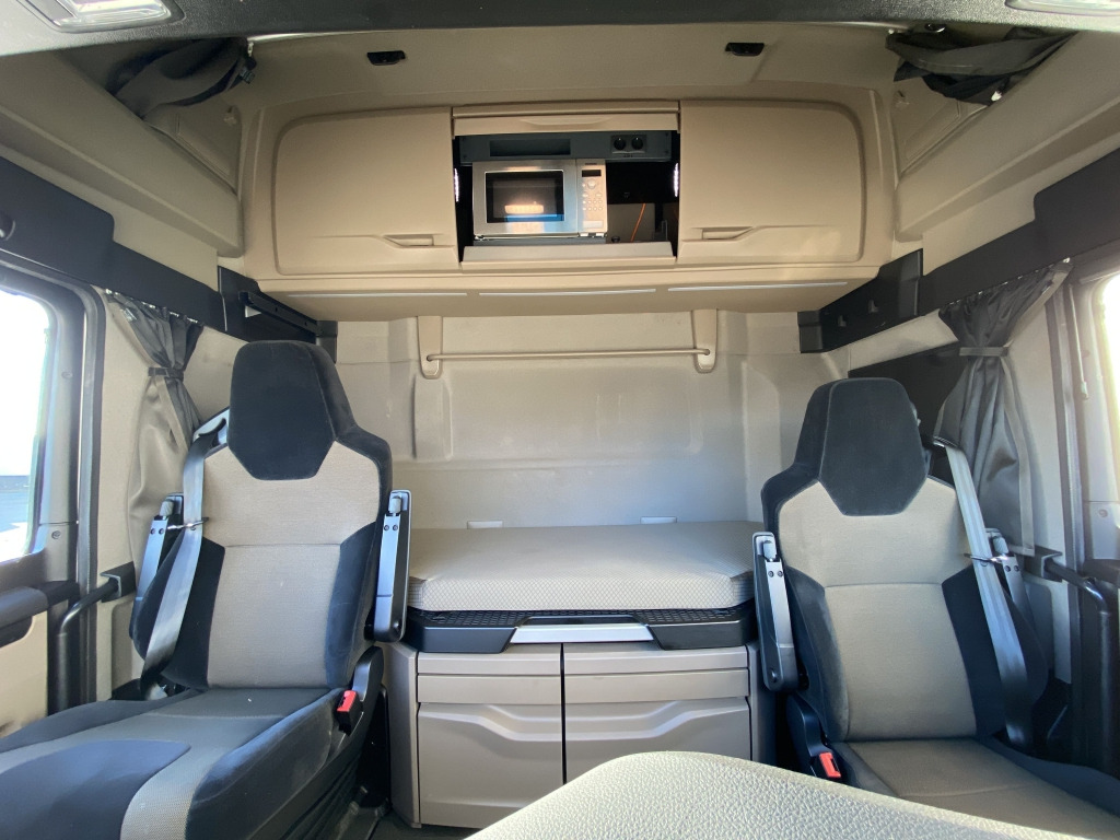 MAN TGX 18.510 4x2 BL MAN TGX 18.510 4x2 BL: slika 13 MAN TGX 18.510 4x2 BL MAN TGX 18.510 4x2 BL: slika 13