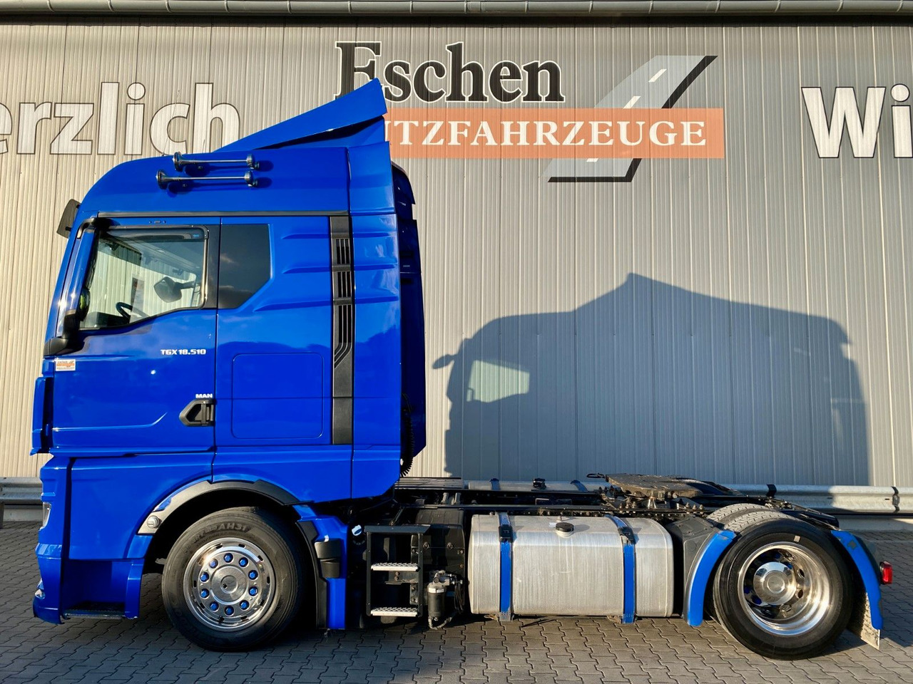 MAN TGX 18.510 |TG3*GM-Kabine*Retarder*ACC*Navi*1.Hd - Tegljač: slika 2 MAN TGX 18.510 |TG3*GM-Kabine*Retarder*ACC*Navi*1.Hd - Tegljač: slika 2