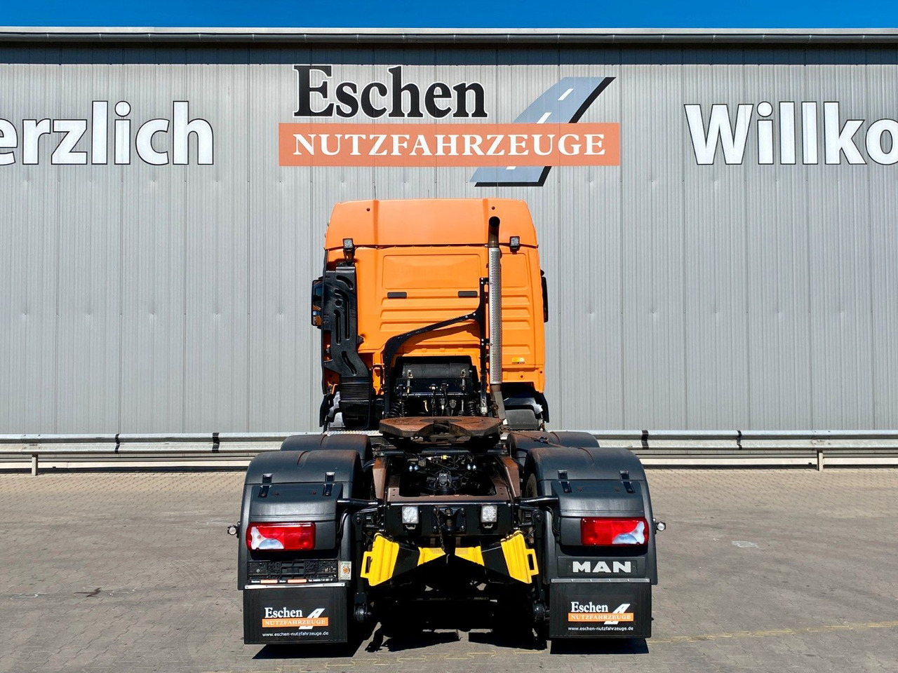 MAN TGX 33.580 6x4 BLS | D38*XLX*Navi*Retarder*ACC - Tegljač: slika 4 MAN TGX 33.580 6x4 BLS | D38*XLX*Navi*Retarder*ACC - Tegljač: slika 4