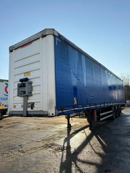 Fruehauf - Poluprikolica sa ceradom: slika 1 Fruehauf - Poluprikolica sa ceradom: slika 1